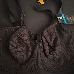 Bali smoothing all lace 34DD bra
